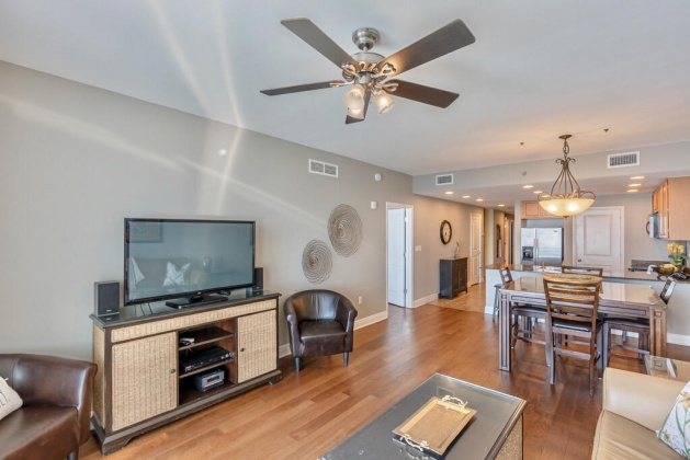 Panama City Beach, Florida 32413, 2 Bedrooms Bedrooms, ,2 BathroomsBathrooms,Residential,For Sale,Front Beach,867115