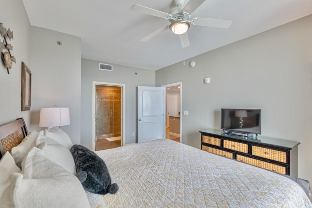 Panama City Beach, Florida 32413, 2 Bedrooms Bedrooms, ,2 BathroomsBathrooms,Residential,For Sale,Front Beach,867115