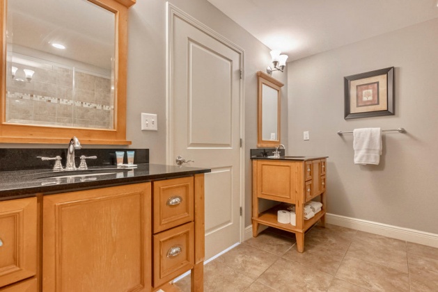 Panama City Beach, Florida 32413, 2 Bedrooms Bedrooms, ,2 BathroomsBathrooms,Residential,For Sale,Front Beach,867115