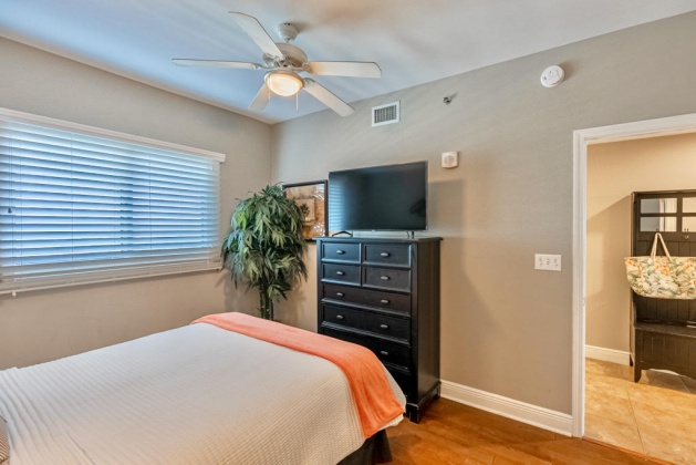 Panama City Beach, Florida 32413, 2 Bedrooms Bedrooms, ,2 BathroomsBathrooms,Residential,For Sale,Front Beach,867115