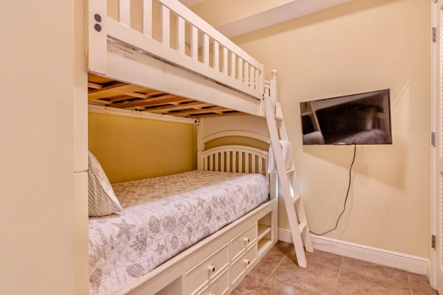 Panama City Beach, Florida 32413, 2 Bedrooms Bedrooms, ,2 BathroomsBathrooms,Residential,For Sale,Front Beach,867115