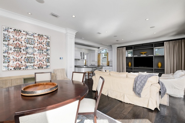 Panama City, Florida 32401, 6 Bedrooms Bedrooms, ,6 BathroomsBathrooms,Residential,For Sale,Cove Terrace,867434