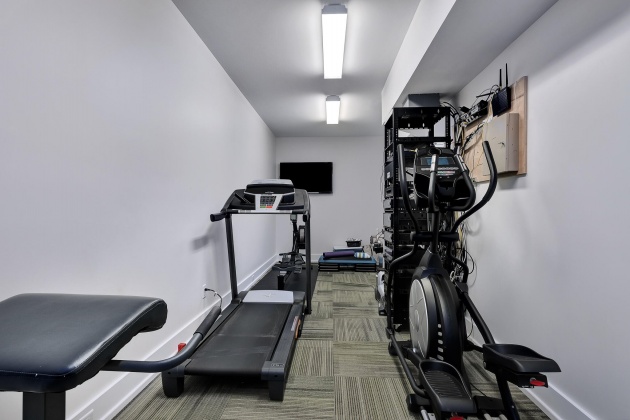 Panama City, Florida 32401, 6 Bedrooms Bedrooms, ,6 BathroomsBathrooms,Residential,For Sale,Cove Terrace,867434