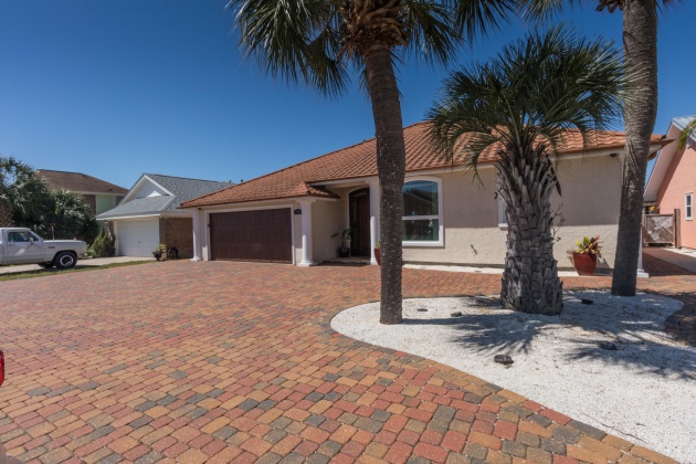 Panama City Beach, Florida 32413, 2 Bedrooms Bedrooms, ,4 BathroomsBathrooms,Residential,For Sale,Seaclusion,867518