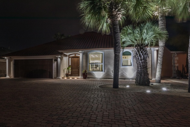 Panama City Beach, Florida 32413, 2 Bedrooms Bedrooms, ,4 BathroomsBathrooms,Residential,For Sale,Seaclusion,867518