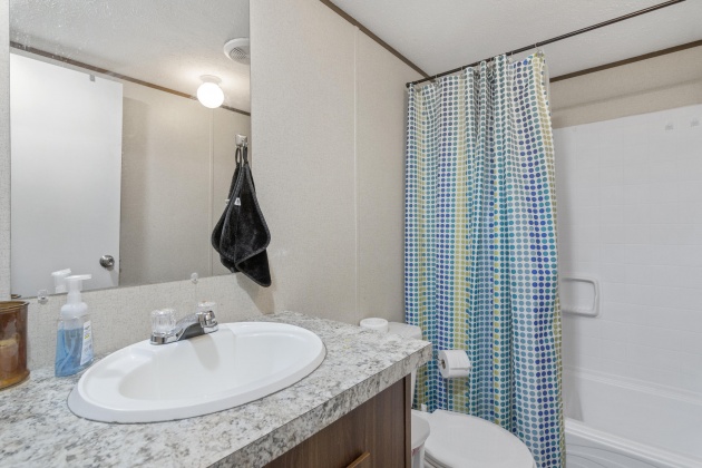 Defuniak Springs, Florida 32433, 4 Bedrooms Bedrooms, ,2 BathroomsBathrooms,Residential,For Sale,Blue Ridge,867520