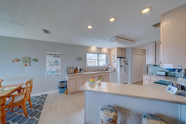 Panama City Beach, Florida 32413, 3 Bedrooms Bedrooms, ,2 BathroomsBathrooms,Residential,For Sale,Lakeside,867636