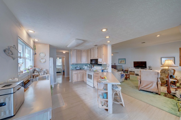 Panama City Beach, Florida 32413, 3 Bedrooms Bedrooms, ,2 BathroomsBathrooms,Residential,For Sale,Lakeside,867636