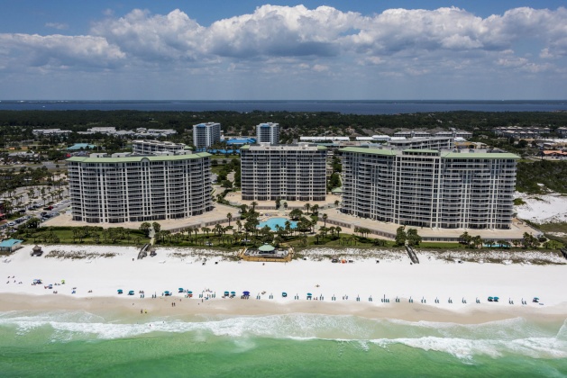 Destin, Florida 32541, 2 Bedrooms Bedrooms, ,3 BathroomsBathrooms,Residential,For Sale,Emerald Coast,867760