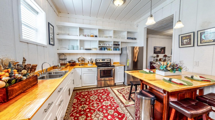 Ponce De Leon, Florida 32455, 4 Bedrooms Bedrooms, ,4 BathroomsBathrooms,Residential,For Sale,Byrd,857738