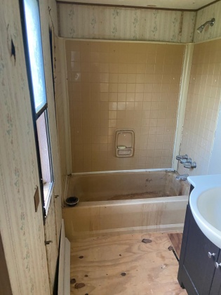 Defuniak Springs, Florida 32433, 3 Bedrooms Bedrooms, ,2 BathroomsBathrooms,Residential,For Sale,Punch Bowl,855374