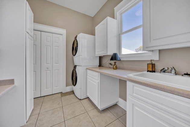 Panama City Beach, Florida 32413, 6 Bedrooms Bedrooms, ,4 BathroomsBathrooms,Residential,For Sale,Beachside,861062