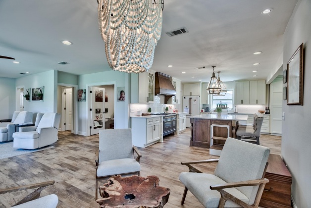 Panama City, Florida 32401, 3 Bedrooms Bedrooms, ,2 BathroomsBathrooms,Residential,For Sale,Dewitt,868525