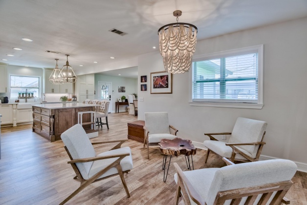 Panama City, Florida 32401, 3 Bedrooms Bedrooms, ,2 BathroomsBathrooms,Residential,For Sale,Dewitt,868525