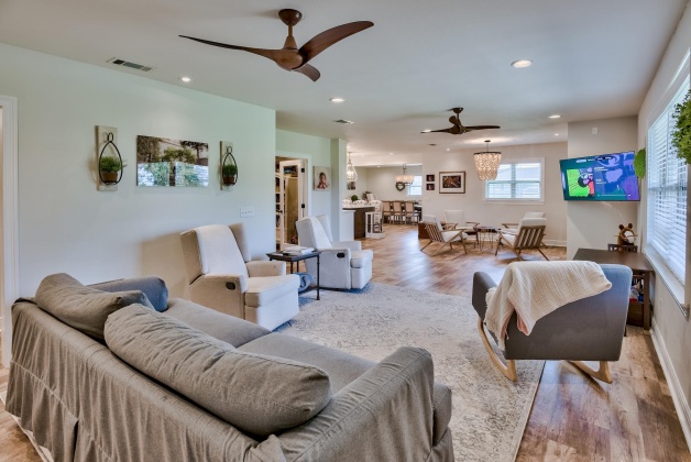 Panama City, Florida 32401, 3 Bedrooms Bedrooms, ,2 BathroomsBathrooms,Residential,For Sale,Dewitt,868525