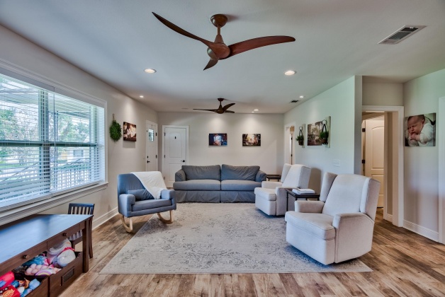 Panama City, Florida 32401, 3 Bedrooms Bedrooms, ,2 BathroomsBathrooms,Residential,For Sale,Dewitt,868525