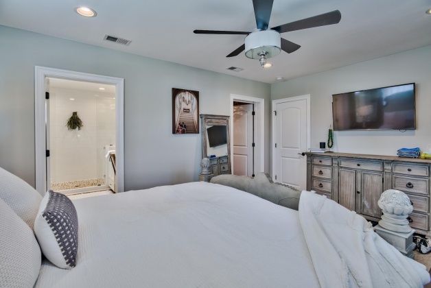 Panama City, Florida 32401, 3 Bedrooms Bedrooms, ,2 BathroomsBathrooms,Residential,For Sale,Dewitt,868525