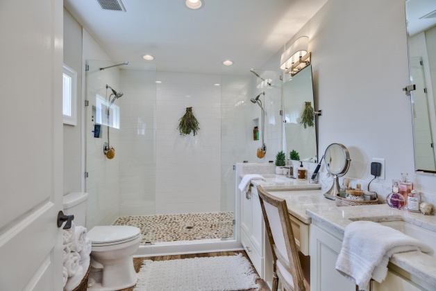Panama City, Florida 32401, 3 Bedrooms Bedrooms, ,2 BathroomsBathrooms,Residential,For Sale,Dewitt,868525