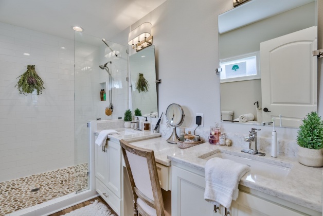 Panama City, Florida 32401, 3 Bedrooms Bedrooms, ,2 BathroomsBathrooms,Residential,For Sale,Dewitt,868525
