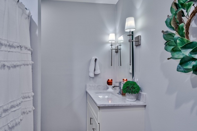Panama City, Florida 32401, 3 Bedrooms Bedrooms, ,2 BathroomsBathrooms,Residential,For Sale,Dewitt,868525