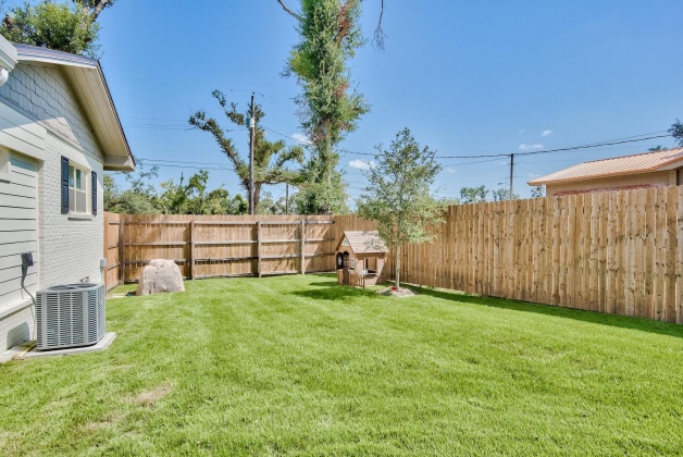 Panama City, Florida 32401, 3 Bedrooms Bedrooms, ,2 BathroomsBathrooms,Residential,For Sale,Dewitt,868525