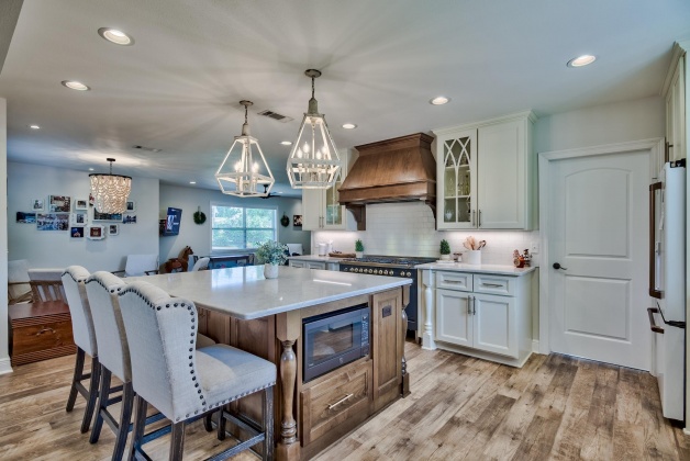 Panama City, Florida 32401, 3 Bedrooms Bedrooms, ,2 BathroomsBathrooms,Residential,For Sale,Dewitt,868525