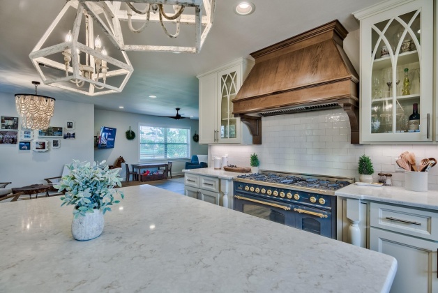 Panama City, Florida 32401, 3 Bedrooms Bedrooms, ,2 BathroomsBathrooms,Residential,For Sale,Dewitt,868525