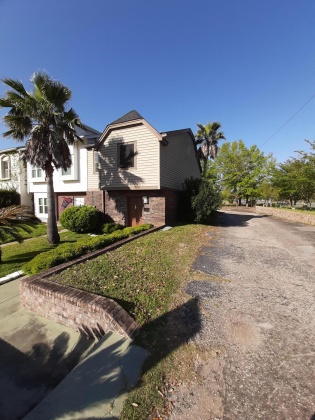 Pensacola, Florida 32514, 2 Bedrooms Bedrooms, ,3 BathroomsBathrooms,Residential,For Sale,Williamsburg Circle,868584