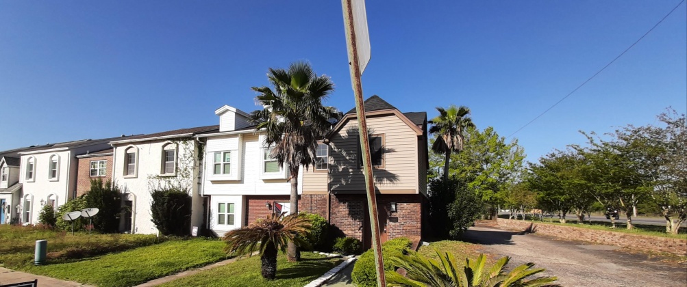 Pensacola, Florida 32514, 2 Bedrooms Bedrooms, ,3 BathroomsBathrooms,Residential,For Sale,Williamsburg Circle,868584