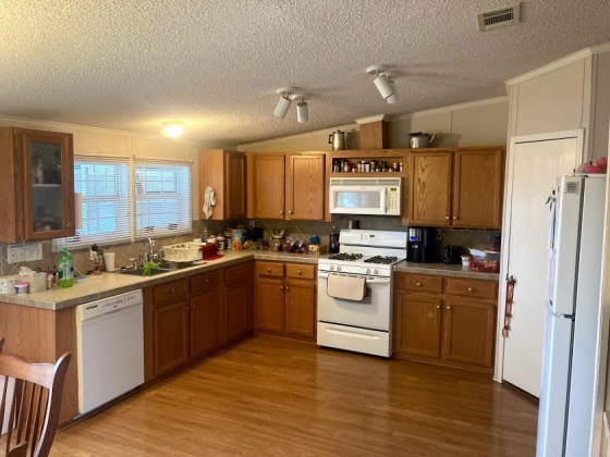 Defuniak Springs, Florida 32433, 4 Bedrooms Bedrooms, ,2 BathroomsBathrooms,Residential,For Sale,Kings Lake,868666