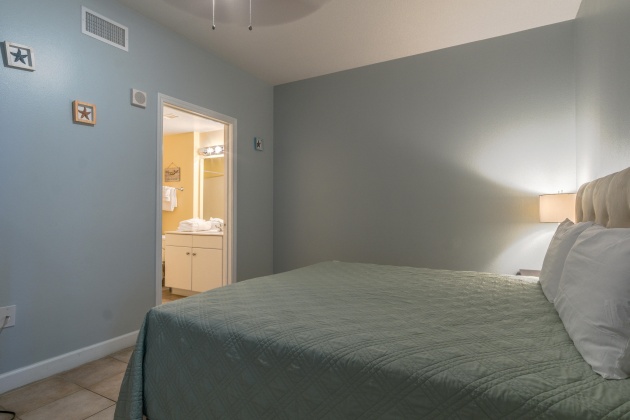 Panama City, Florida 32408, 2 Bedrooms Bedrooms, ,3 BathroomsBathrooms,Residential,For Sale,Thomas,868745