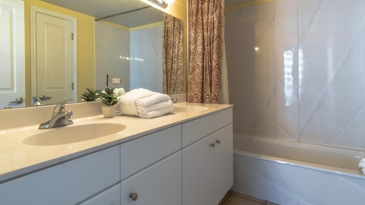 Panama City, Florida 32408, 2 Bedrooms Bedrooms, ,3 BathroomsBathrooms,Residential,For Sale,Thomas,868745