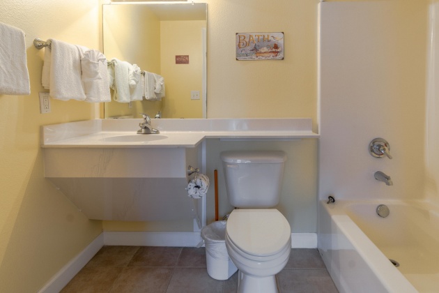 Panama City, Florida 32408, 2 Bedrooms Bedrooms, ,3 BathroomsBathrooms,Residential,For Sale,Thomas,868751