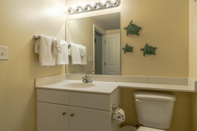 Panama City, Florida 32408, 2 Bedrooms Bedrooms, ,3 BathroomsBathrooms,Residential,For Sale,Thomas,868751