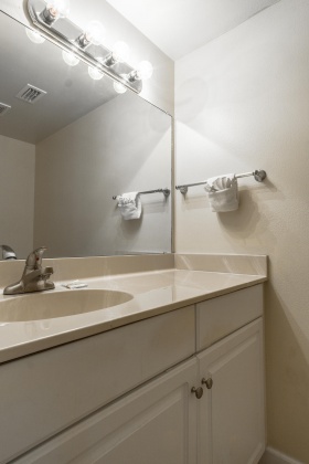 Panama City, Florida 32408, 2 Bedrooms Bedrooms, ,3 BathroomsBathrooms,Residential,For Sale,Thomas,868774