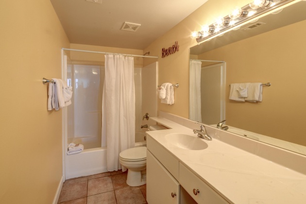 Panama City, Florida 32408, 1 Bedroom Bedrooms, ,2 BathroomsBathrooms,Residential,For Sale,Thomas,868794