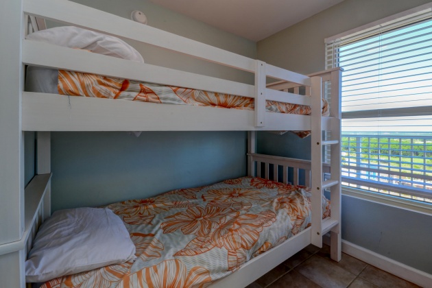 Panama City, Florida 32408, 1 Bedroom Bedrooms, ,2 BathroomsBathrooms,Residential,For Sale,Thomas,868794