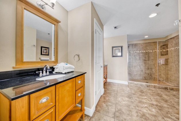 Panama City Beach, Florida 32413, 2 Bedrooms Bedrooms, ,2 BathroomsBathrooms,Residential,For Sale,Front Beach,868837