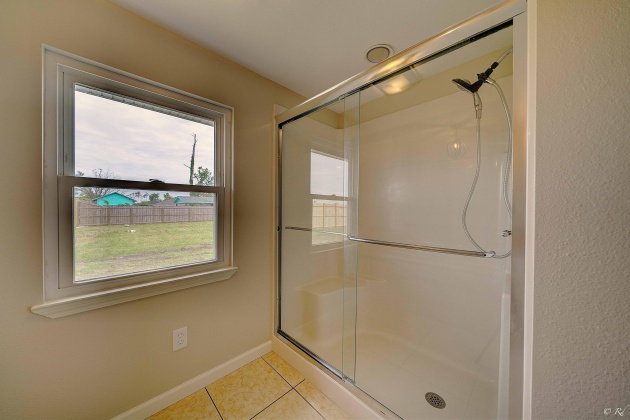 Panama City, Florida 32405, 4 Bedrooms Bedrooms, ,4 BathroomsBathrooms,Residential,For Sale,40th Plaza,868865