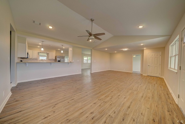 Panama City, Florida 32405, 4 Bedrooms Bedrooms, ,4 BathroomsBathrooms,Residential,For Sale,40th Plaza,868865