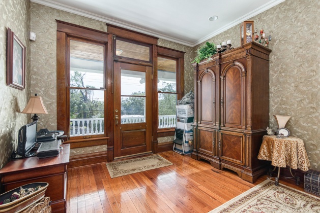 Pensacola, Florida 32501, 5 Bedrooms Bedrooms, ,5 BathroomsBathrooms,Residential,For Sale,Desoto,859617