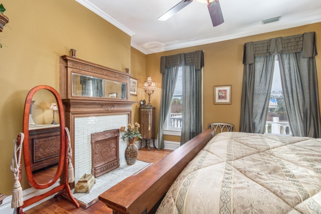 Pensacola, Florida 32501, 5 Bedrooms Bedrooms, ,5 BathroomsBathrooms,Residential,For Sale,Desoto,859617