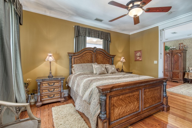 Pensacola, Florida 32501, 5 Bedrooms Bedrooms, ,5 BathroomsBathrooms,Residential,For Sale,Desoto,859617