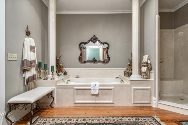 Pensacola, Florida 32501, 5 Bedrooms Bedrooms, ,5 BathroomsBathrooms,Residential,For Sale,Desoto,859617