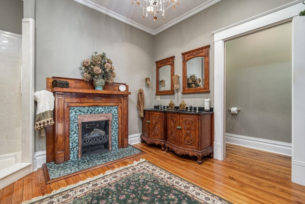 Pensacola, Florida 32501, 5 Bedrooms Bedrooms, ,5 BathroomsBathrooms,Residential,For Sale,Desoto,859617