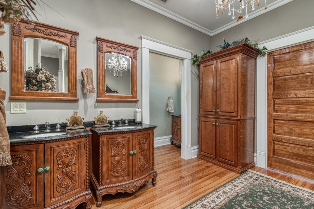 Pensacola, Florida 32501, 5 Bedrooms Bedrooms, ,5 BathroomsBathrooms,Residential,For Sale,Desoto,859617