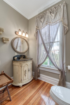 Pensacola, Florida 32501, 5 Bedrooms Bedrooms, ,5 BathroomsBathrooms,Residential,For Sale,Desoto,859617