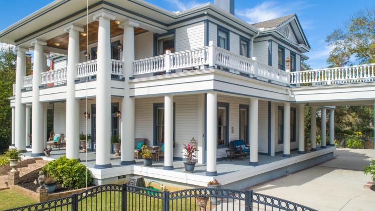 Pensacola, Florida 32501, 5 Bedrooms Bedrooms, ,5 BathroomsBathrooms,Residential,For Sale,Desoto,859617