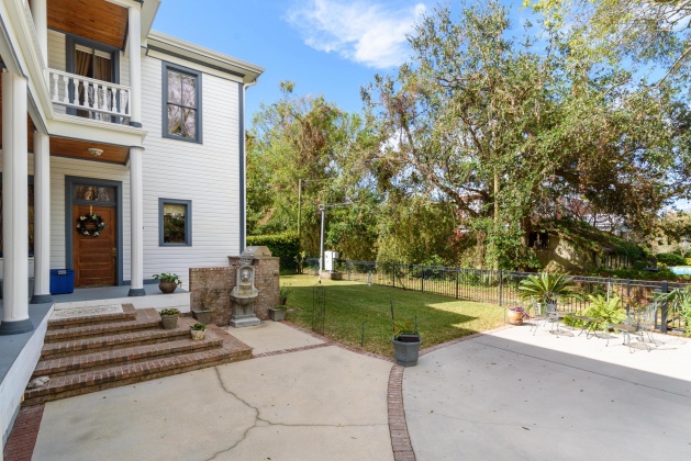 Pensacola, Florida 32501, 5 Bedrooms Bedrooms, ,5 BathroomsBathrooms,Residential,For Sale,Desoto,859617