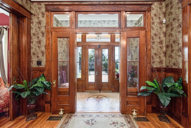 Pensacola, Florida 32501, 5 Bedrooms Bedrooms, ,5 BathroomsBathrooms,Residential,For Sale,Desoto,859617